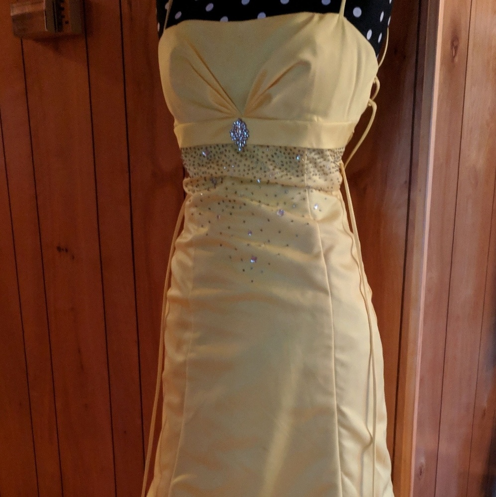 Dress - Picture 2 of 5